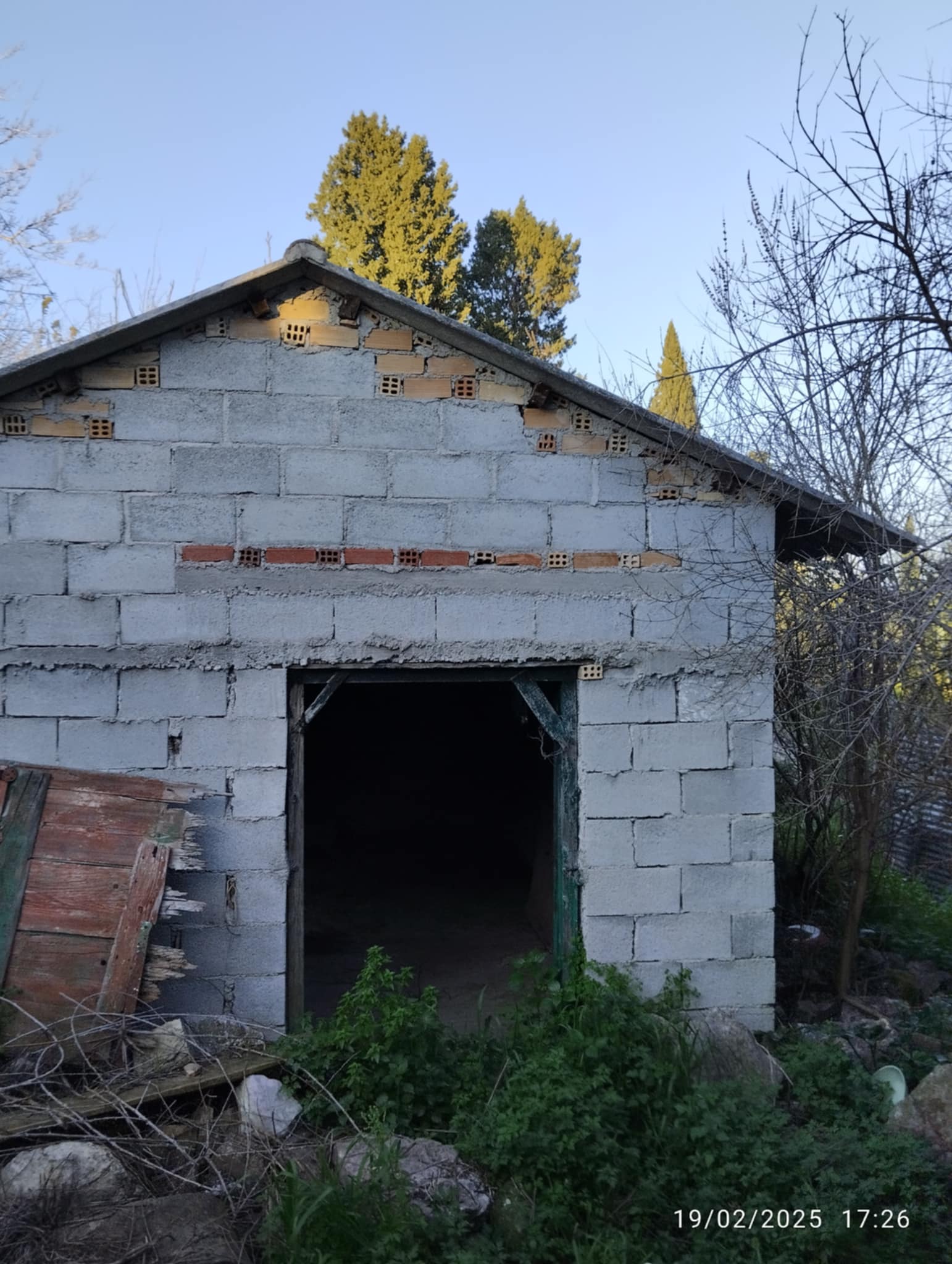 Πωλείται πέτρινη διώροφη κατοικία στη Λευκίμμη