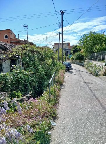 Πωλούνται παλαιές κατοικίες 55τμ και 30τμ