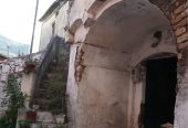 Πωλείται σπίτι στους Κυνοπιάστες