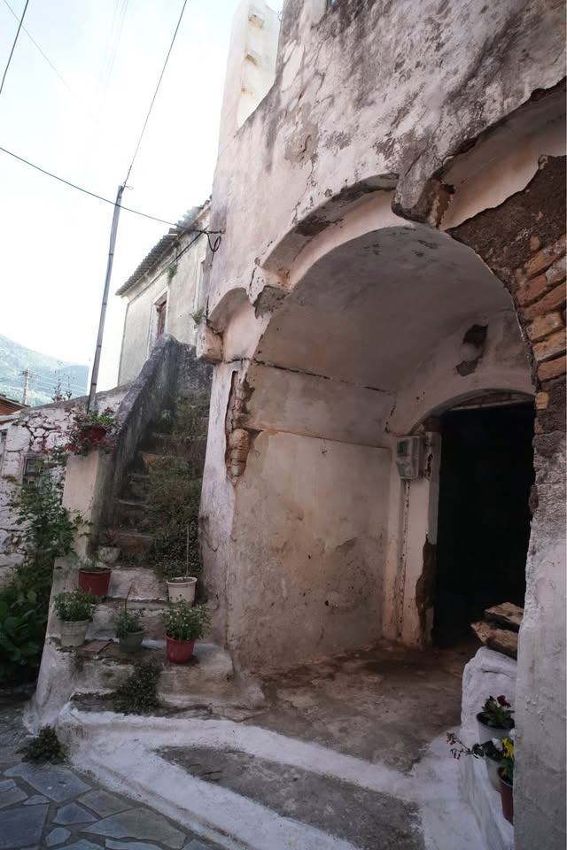 Πωλείται σπίτι στους Κυνοπιάστες