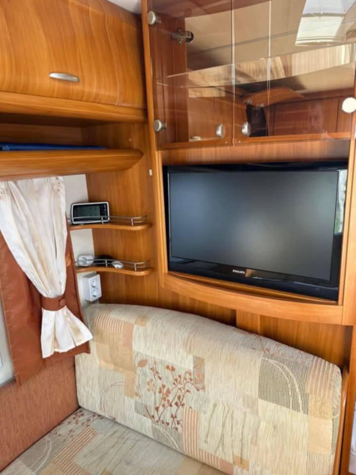 Πωλείται τροχόσπιτο 6Χ3