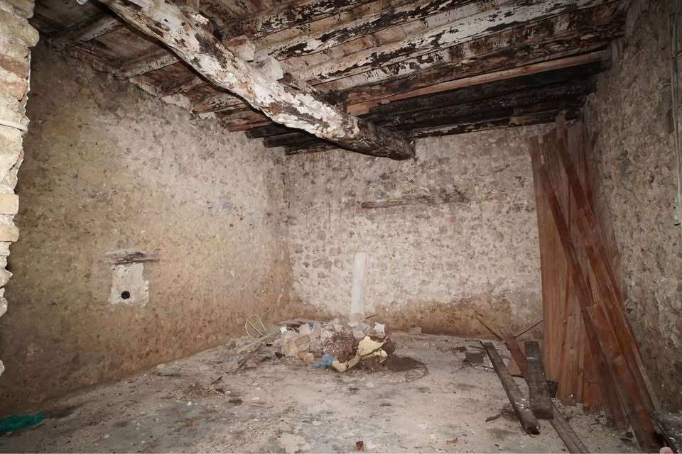 Πωλείται σπίτι στους Κυνοπιάστες