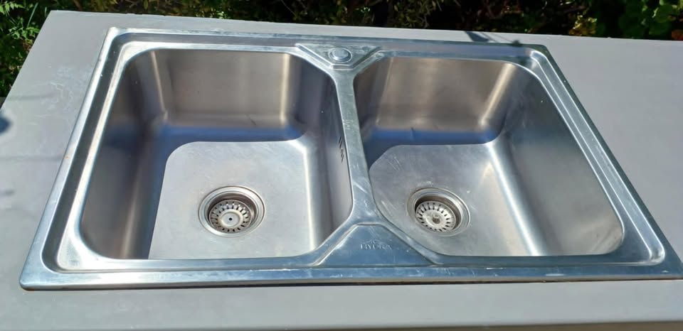 Used kitchen furniture