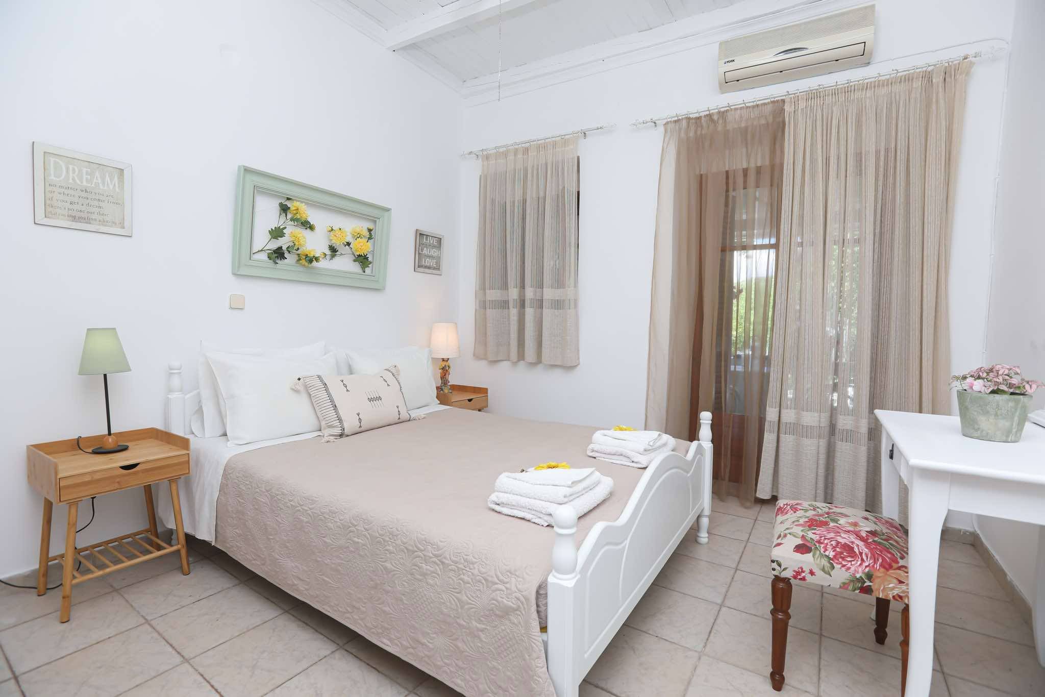 Ενοικιάζεται μονοκατοικία με κήπο κ πάρκιν