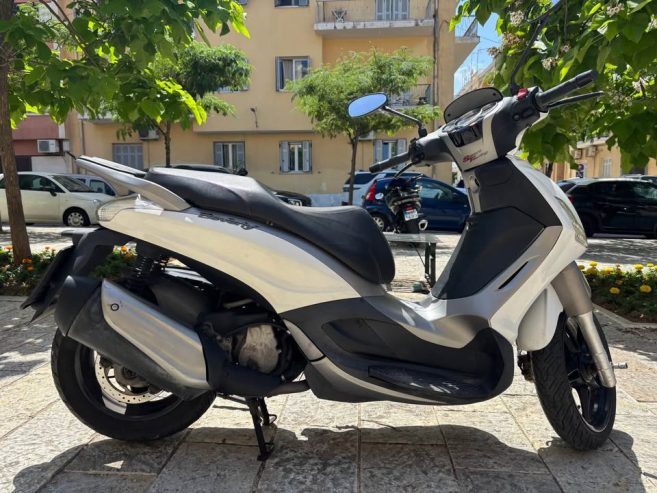 Piaggio Beverly Sport Touring 2016