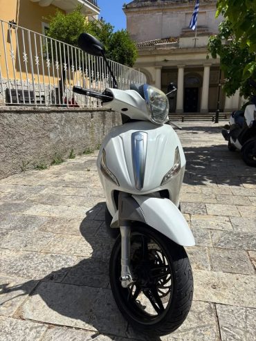 Piaggio Beverly Sport Touring 2016