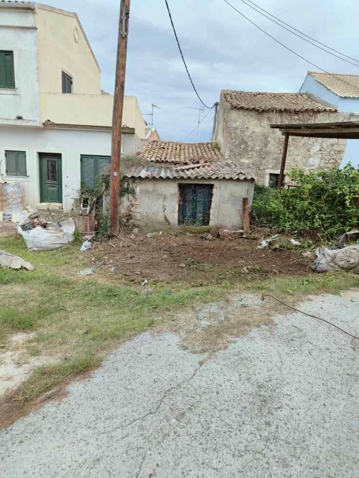 Οικόπεδο με κτίσμα 40 τ.μ
