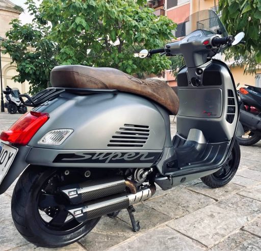 Piaggio Vespa GTS 300 Super