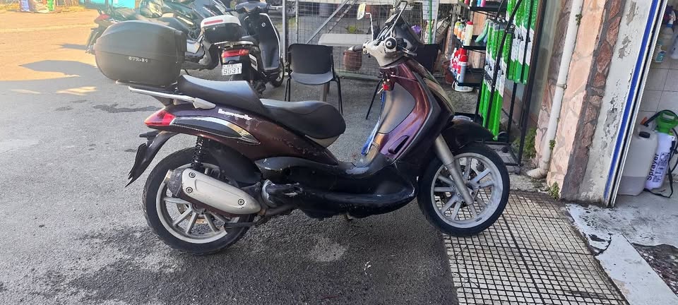 Πουλιέται beverly 200 κυβικά