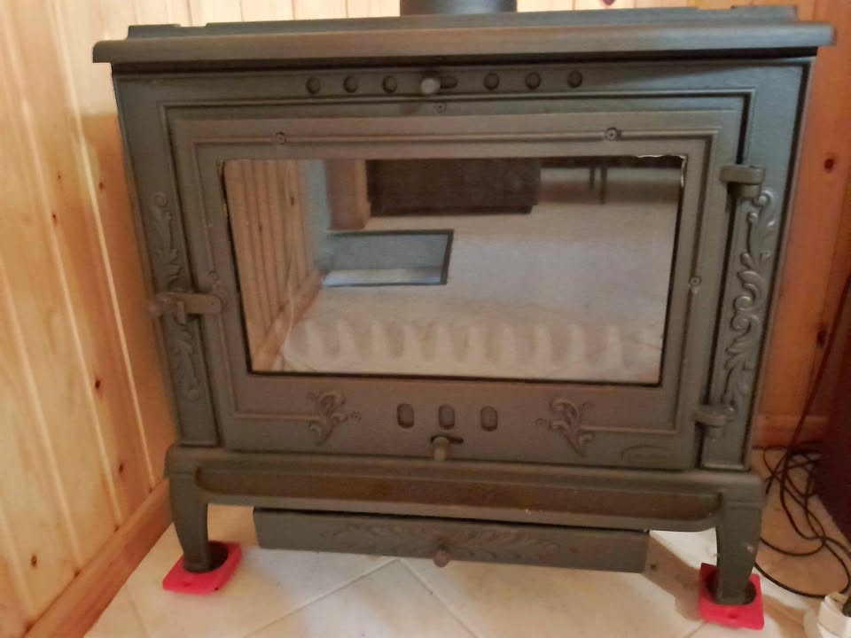 Ευκαιρία πωλείται μαντεμένια σόμπα τζακι