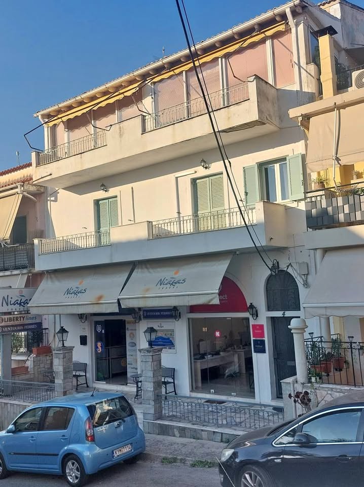 Πωλειται ακίνητο (πολυκατοικία 1993)