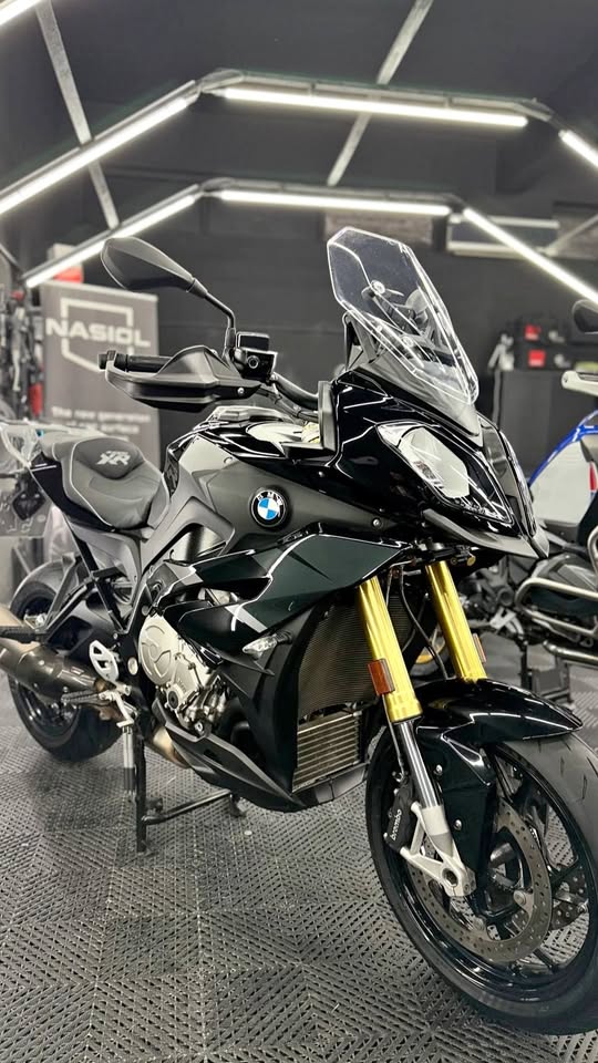 Bmw s1000xr Triple Black Akrapovic