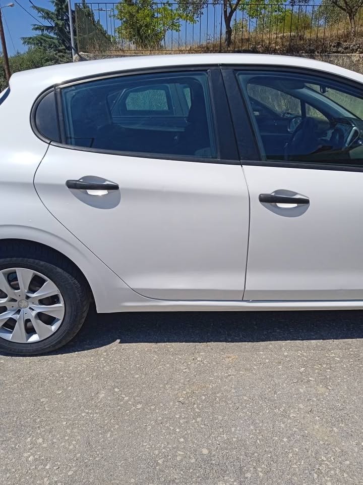 Πωλείται Peugeot 208 1500cc diesel 2015