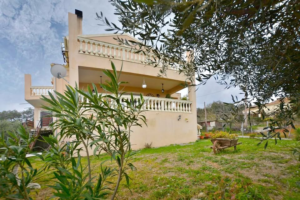 ΠΩΛΕΙΤΑΙ ΔΥΟΡΟΦΗ ΜΟΝΟΚΑΤΟΙΚΙΑ 165 ΤΜ ΣΤΟ ΠΕΡΑΜΑ