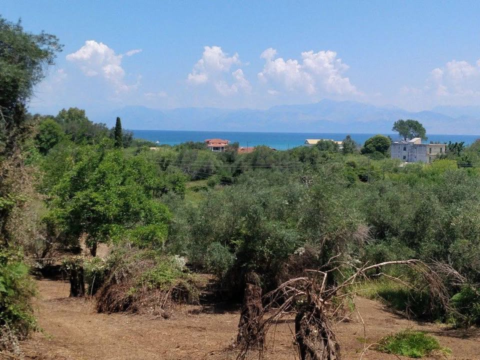 ΠΩΛΕΙΤΑΙ ΟΙΚΟΠΕΔΟ ΜΕ ΘΕΑ ΘΑΛΑΣΣΑ