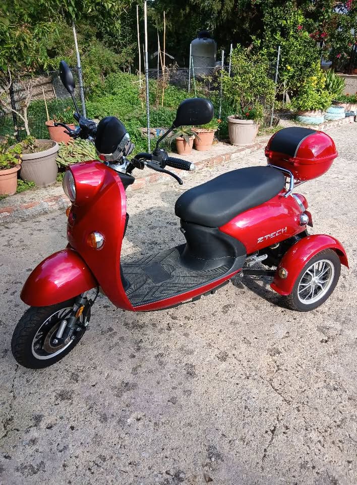 Πωλείται τρίκυκλο μοτοποδήλατο ηλεκτρικό