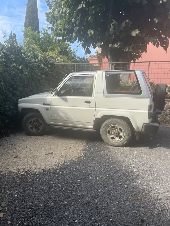 1991 Daihatsu feroza