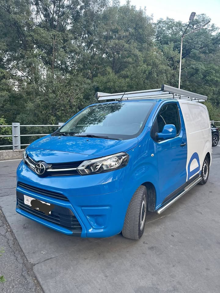 Toyota proace