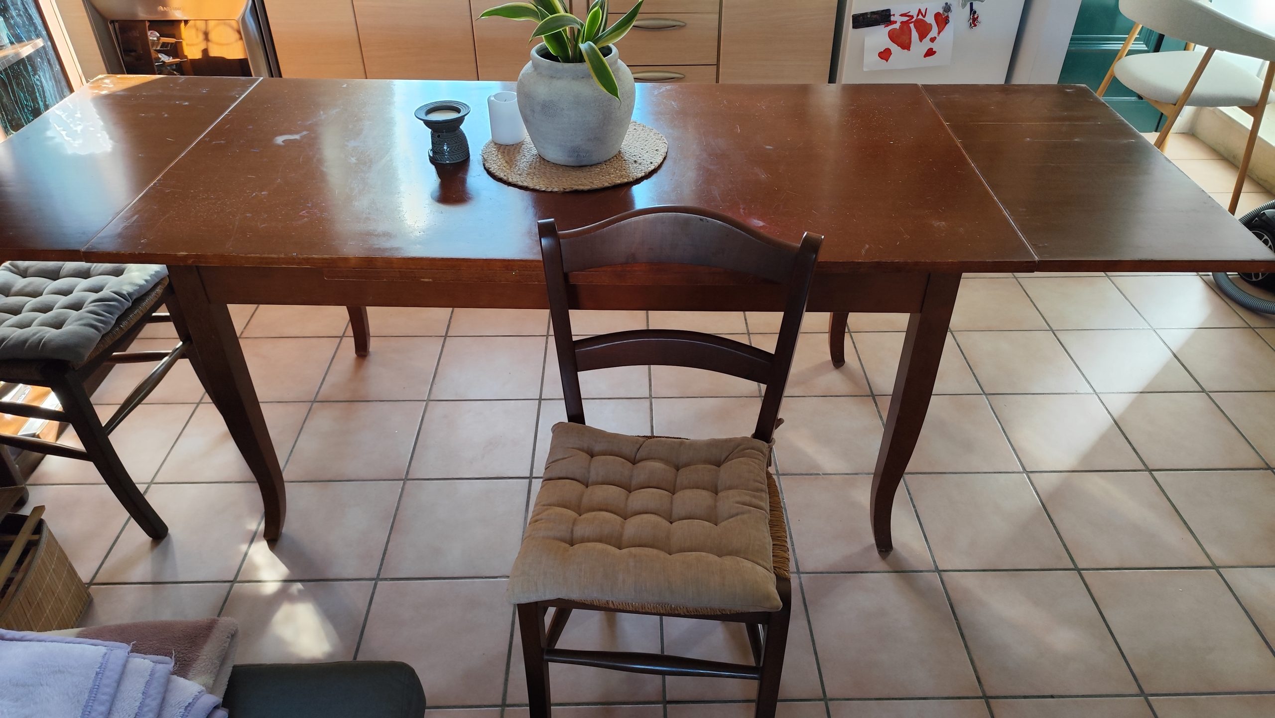 Πωλείται ξύλινο τραπέζι