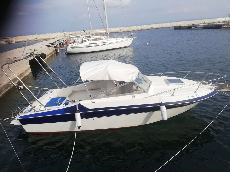 ΠΩΛΕΙΤΑΙ ΣΚΑΦΟΣ ΚΑΜΠΙΝΑΤΟ Sea Rey 1999