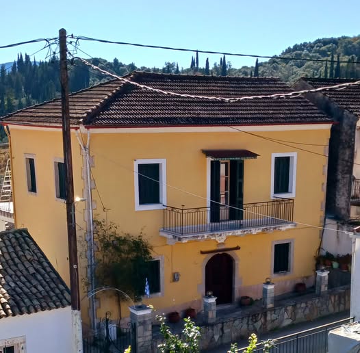 Ενοικιαζεται Μονοκατοικια Βελοναδες 