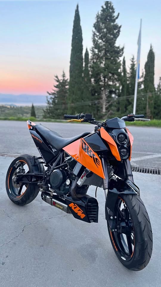 KTM DUKE 690