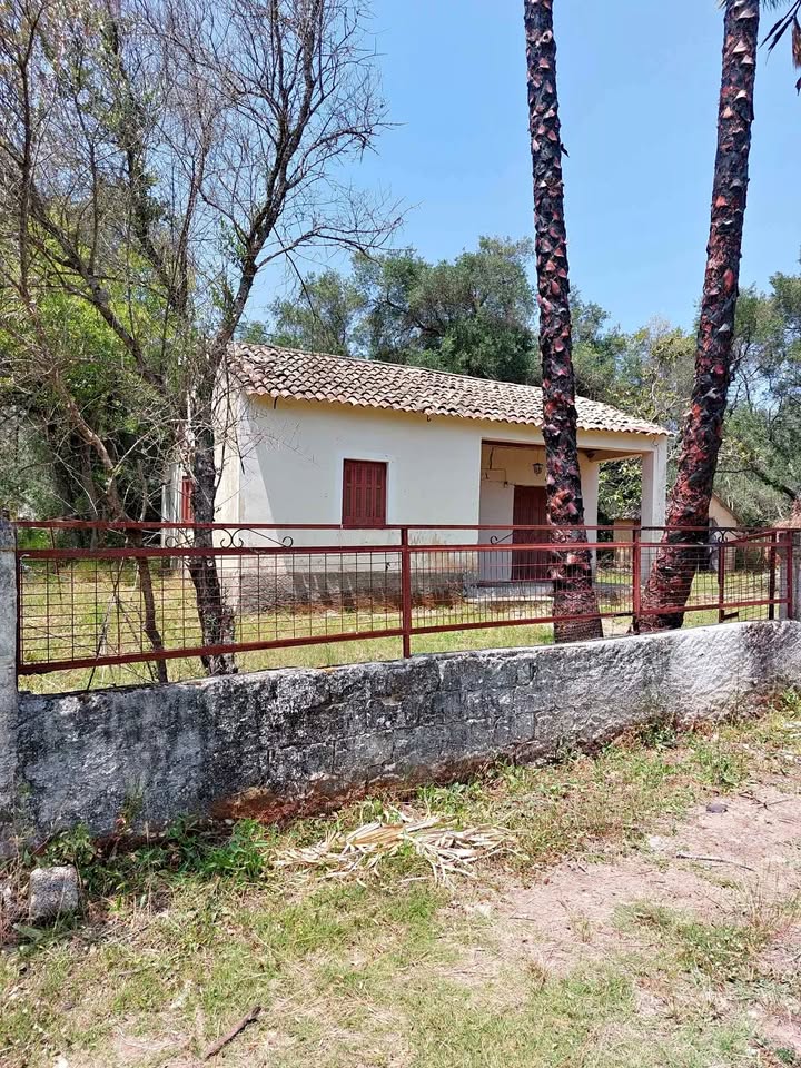 ΠΩΛΕΙΤΑΙ ΠΑΛΑΙΑ ΜΟΝΟΚΑΤΟΙΚΙΑ 63 ΤΜ ΣΕ ΟΙΚΟΠΕΔΟ 4500τμ