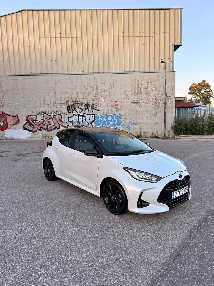 Toyota Yaris hybrid 2021