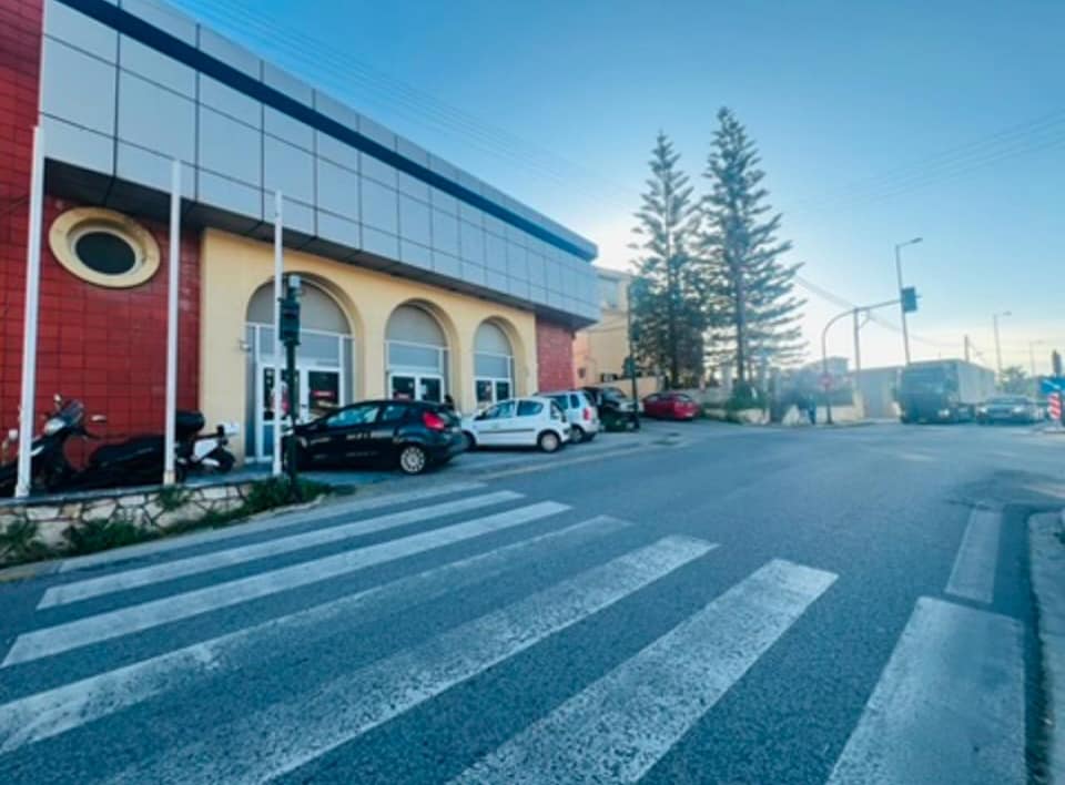 Πωλείται η Ενοικιάζεται Επαγγελματικός χώρος -Κατάστημα 3 Επιπέδων