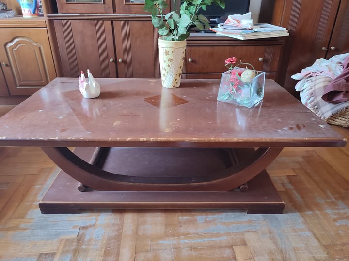 Τραπέζι σαλονιού μασιφ