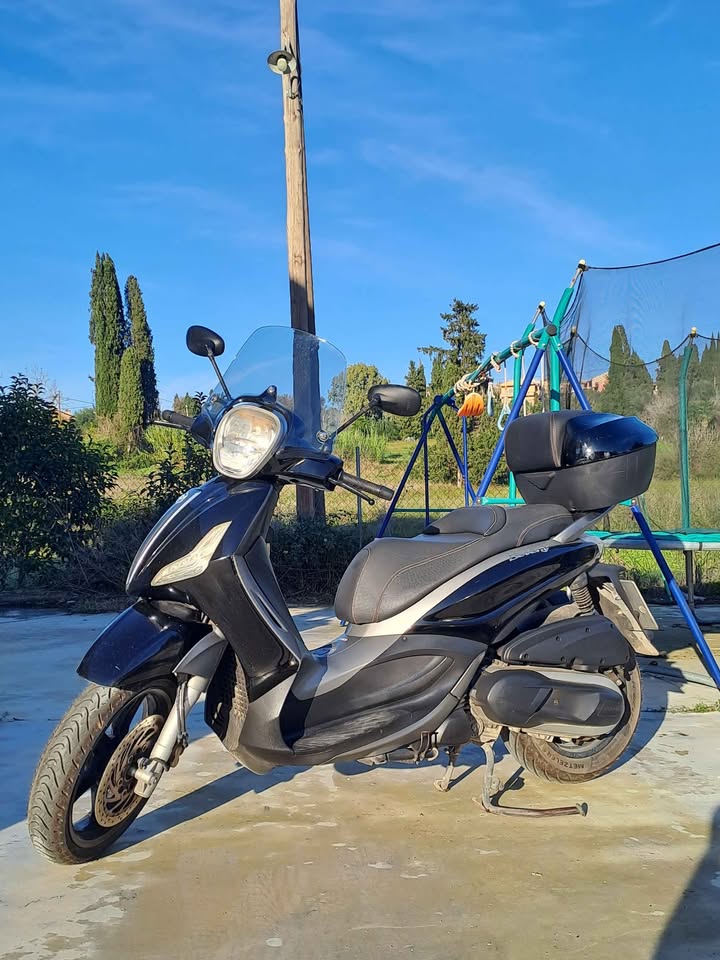 Beverly sport touring 350cc 2013