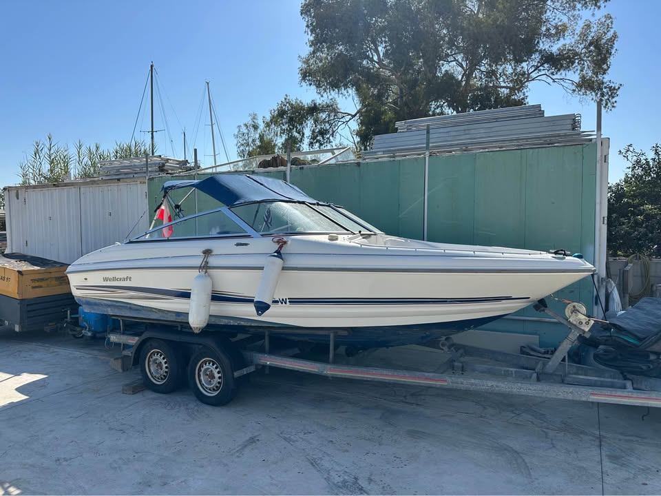 Σκάφος ταχύπλοο