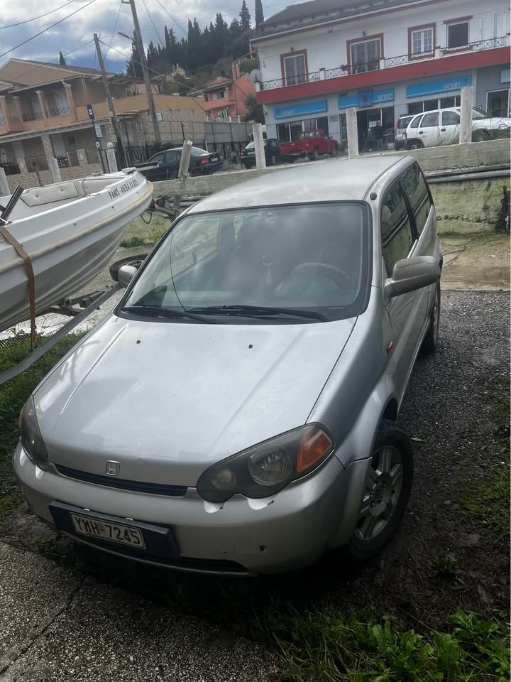 Πωλείται Honda hrv 2001