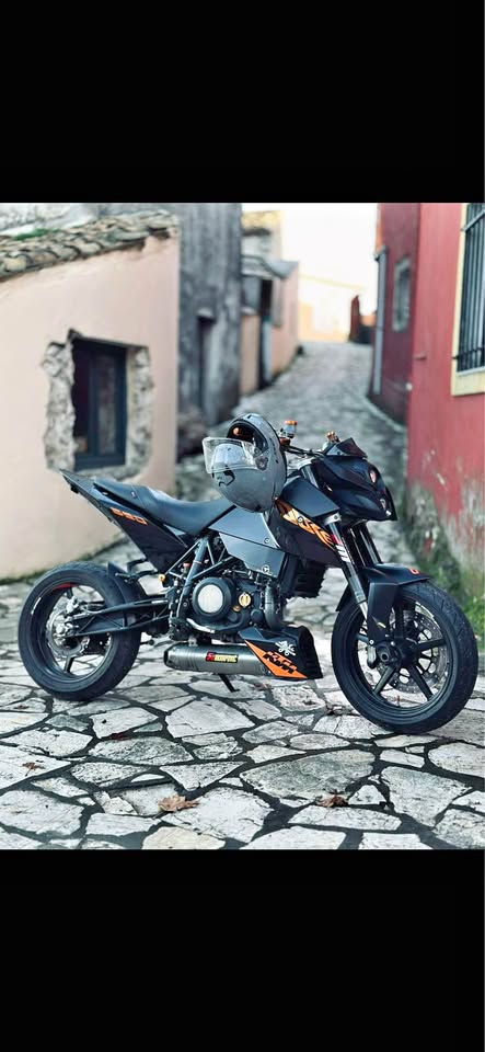 KTM DUKE 690