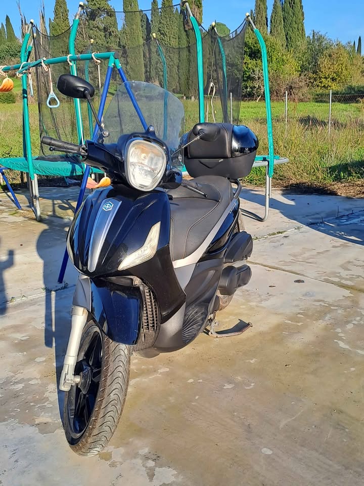 Beverly sport touring 350cc 2013
