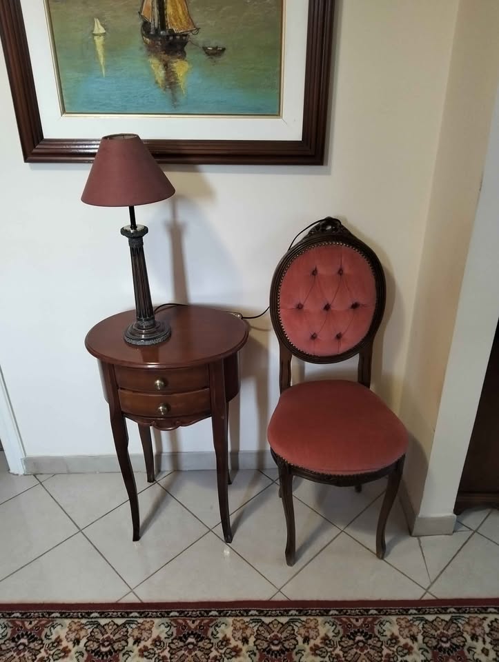 Πωλούνται τραπέζι καρέκλα σετ ιταλικού τύπου