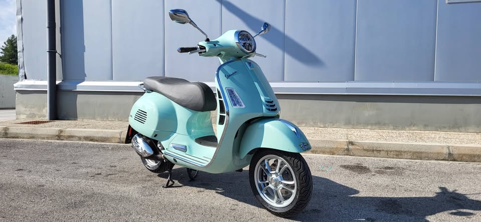 Piaggio Vespa GTS