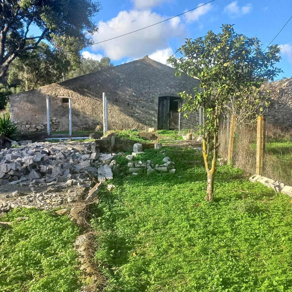 Πωλείται Πετρόκτιστη Αγροικία εντός του Οικισμού Γιαννάδων