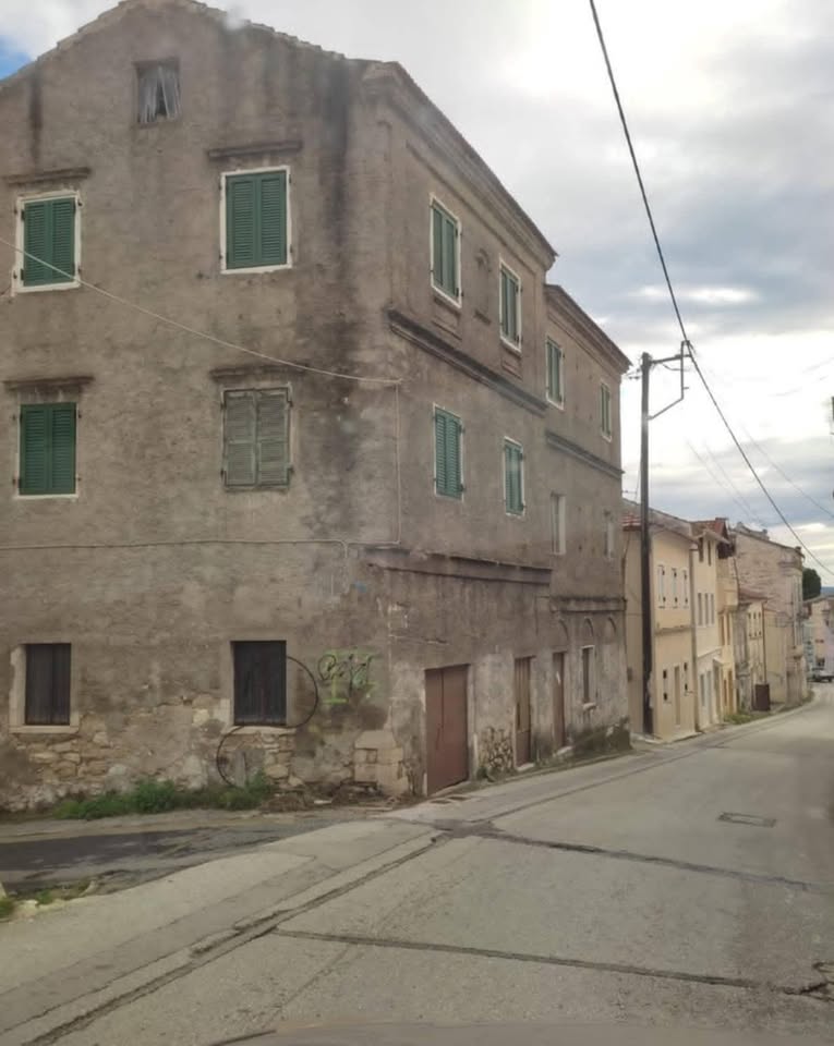 Πέτρινη Κατοικία 240 m2. | Σπάνια Ευκαιρία Επένδυσης Stone House 240m2 Rare Investment Opportunity