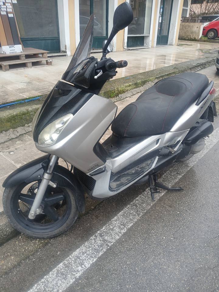 YAMAHA X MAX 250