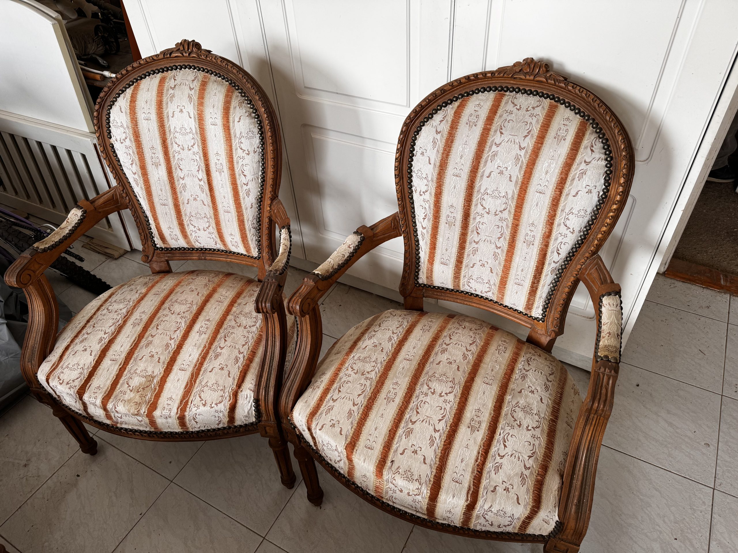 ΑΝΤΙΚΑ ΠΟΛΥΘΡΟΝΑ