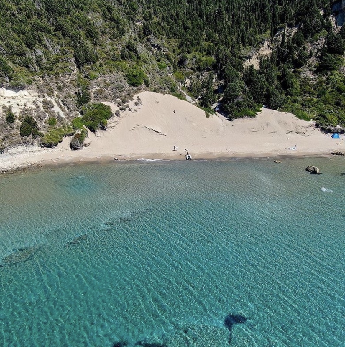 Πωλούνται οικόπεδα στην ερεικουσσα