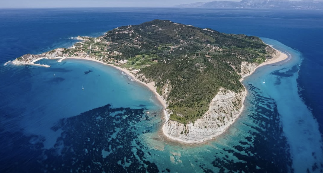 Πωλούνται οικόπεδα στην ερεικουσσα