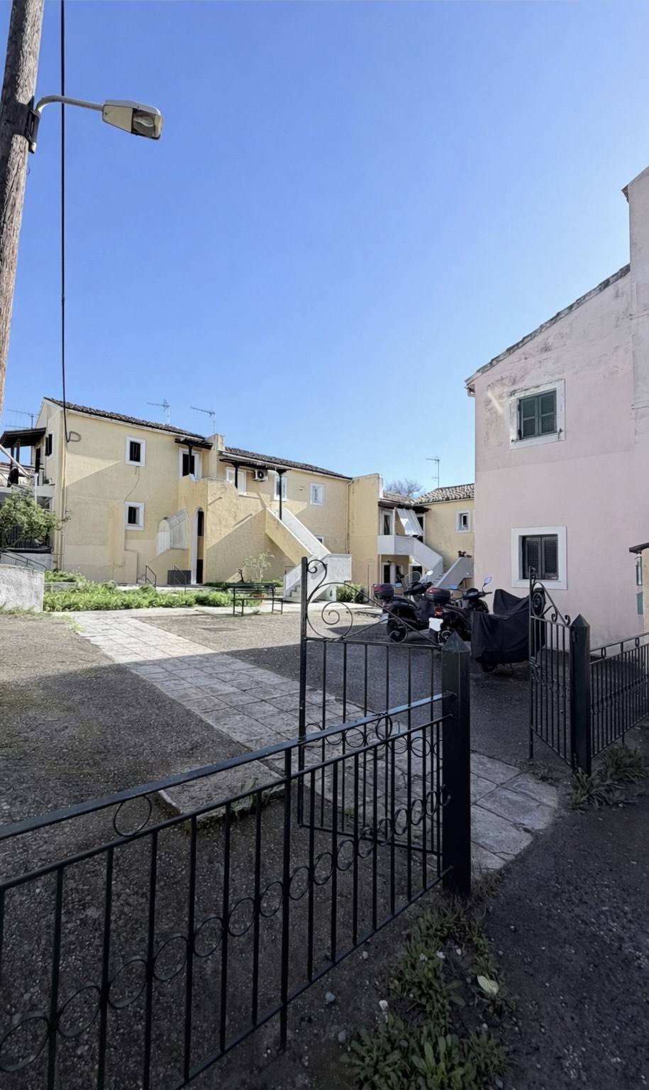 ΠΩΛΕΙΤΑΙ ΔΙΑΜΕΡΙΣΜΑ στην περιοχή Καπουκίνοι