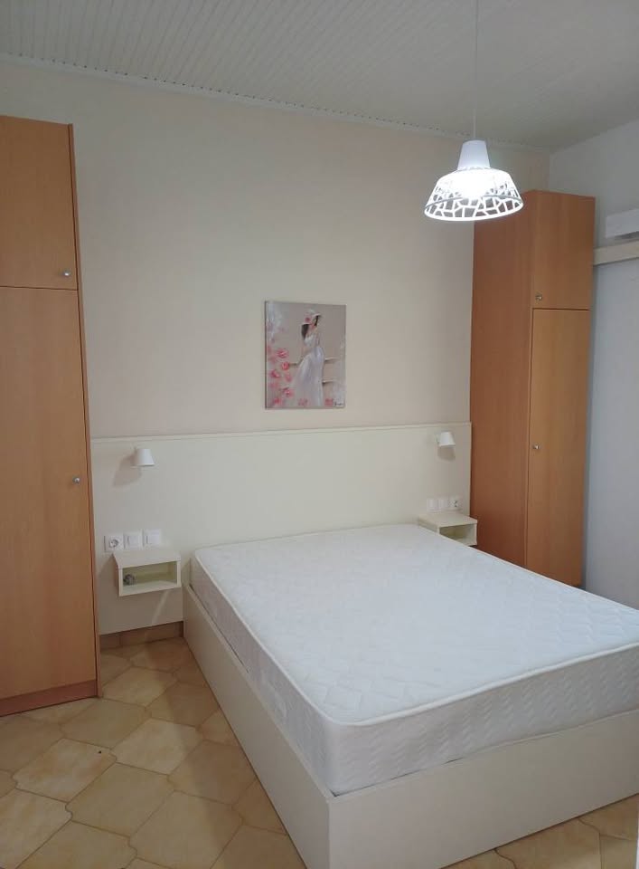 Πωλείται λόγω ανακαίνισης σετ κρεβατοκάμαρας