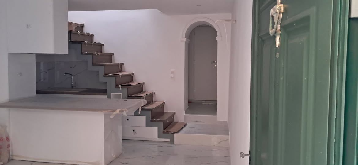 Καμπιέλο, ανακαινισμένη μονοκατοικία 70τμ. δύο επιπέδων