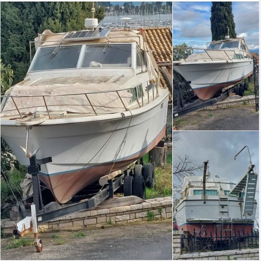 Σκάφος πλαστικό επιβατικό 9,30 μ. μήκος, 3 μ πλάτος, με 2 μηχανές volvo penta εσω-εξω 2χ165 HP