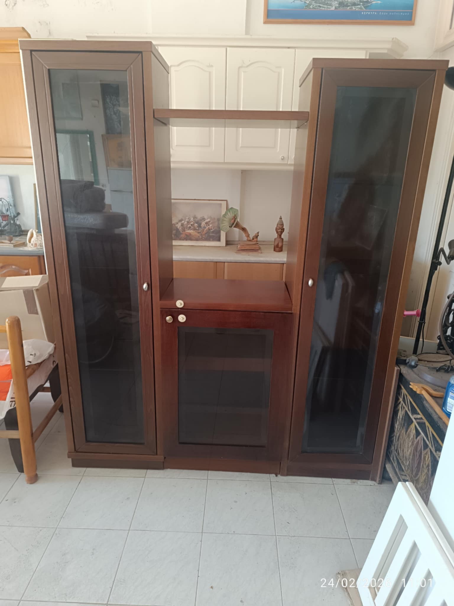 ΣΥΝΘΕΤΟ ΣΑΛΟΝΙΟΥ/ΒΙΤΡΙΝΑ (ΣΚΟΥΡΟ ΞΥΛΟ)