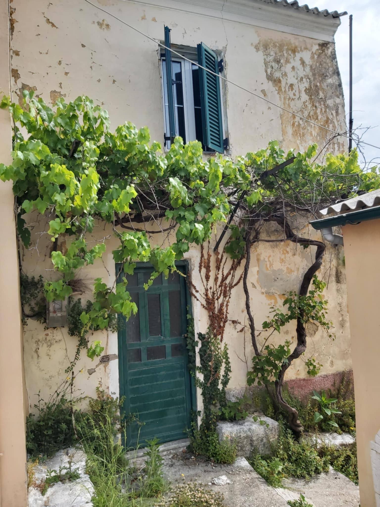 Πωλείται παλαιά πέτρινη κατοικία 80τμ.