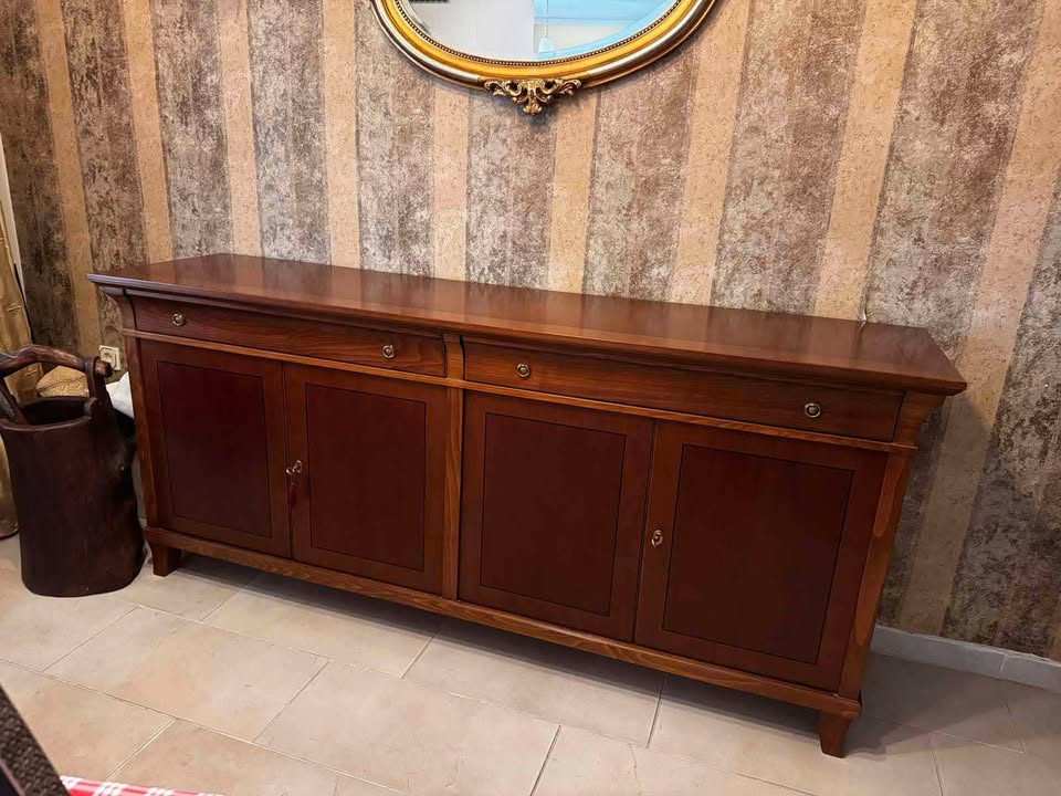 Μπουφές σαλονιού μασίφ ξύλο – βαριά κατασκευή – άριστη κατάσταση